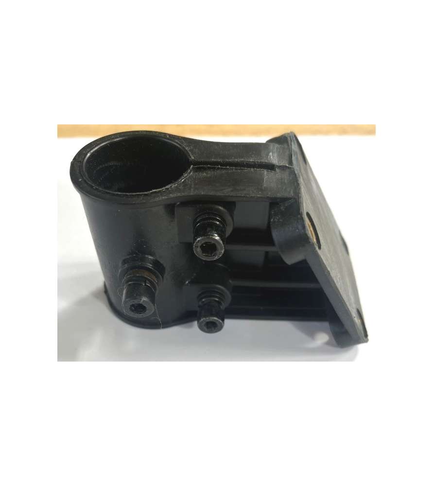 Adaptateur fixation référence 3904801022 du pare éclat pour débroussailleuses Scheppach et Woodster Adaptateur fixation référence 3904801022 du pare éclat pour débroussailleuses Scheppach et Woodster
