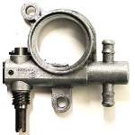 Chainsaw oil pump